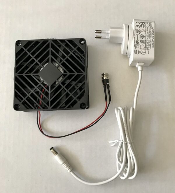 Ventilator, 12V, 150 mA, 2 W mit Abdeckung und Netzteil
