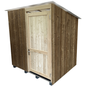 Barrierearmes Toilettenhäuschen Platzda freigestellt